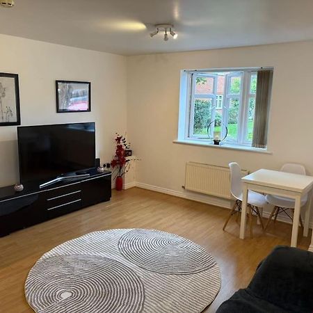 Apartamento Newly Refurbished Flat In Kings Heath Birmingam Exterior foto