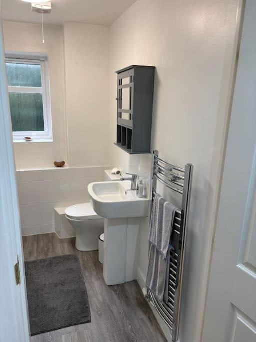 Apartamento Newly Refurbished Flat In Kings Heath Birmingam Exterior foto