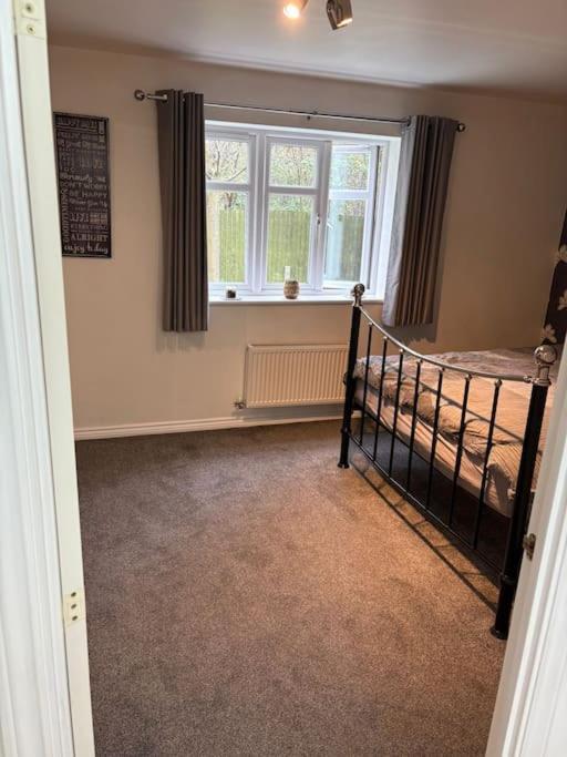 Apartamento Newly Refurbished Flat In Kings Heath Birmingam Exterior foto